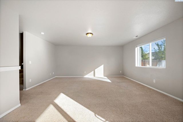 2581 Jason Loop, Richland, WA 99352