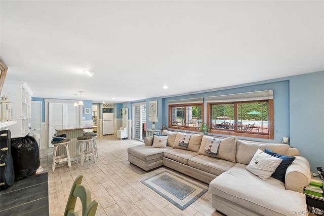 318 Lakeshore Boulevard, Massapequa Park, NY 11762