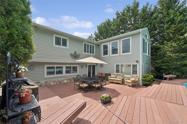 318 Lakeshore Boulevard, Massapequa Park, NY 11762