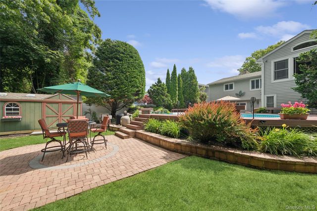 318 Lakeshore Boulevard, Massapequa Park, NY 11762