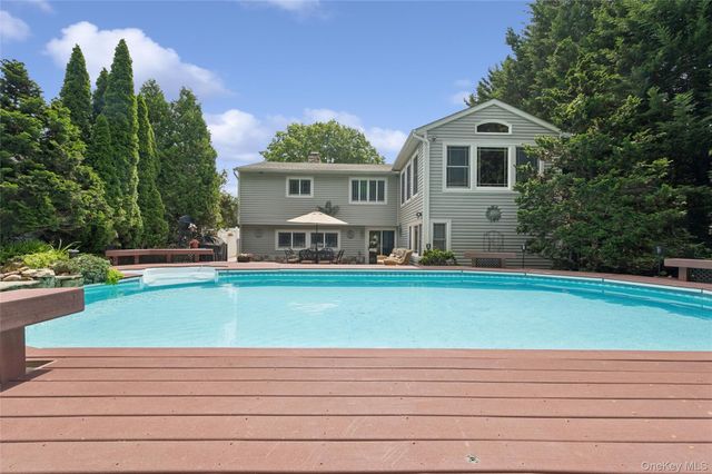 318 Lakeshore Boulevard, Massapequa Park, NY 11762