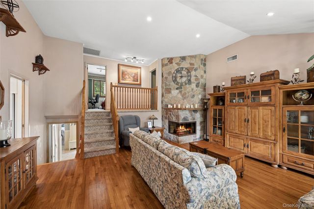 318 Lakeshore Boulevard, Massapequa Park, NY 11762