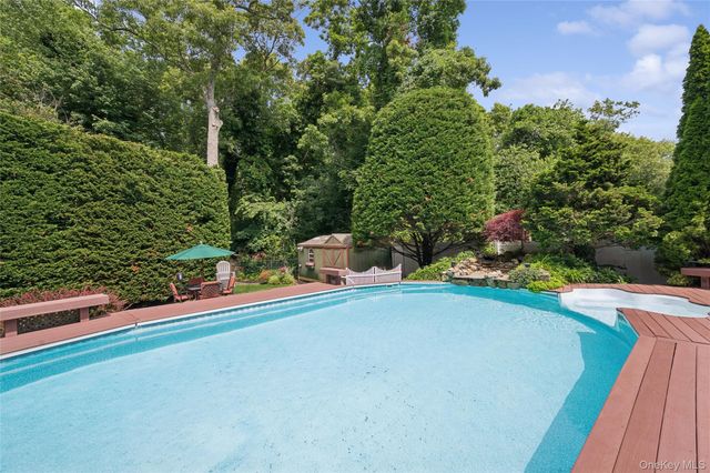 318 Lakeshore Boulevard, Massapequa Park, NY 11762