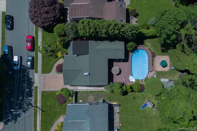 318 Lakeshore Boulevard, Massapequa Park, NY 11762