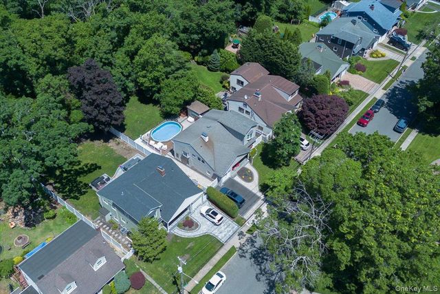 318 Lakeshore Boulevard, Massapequa Park, NY 11762