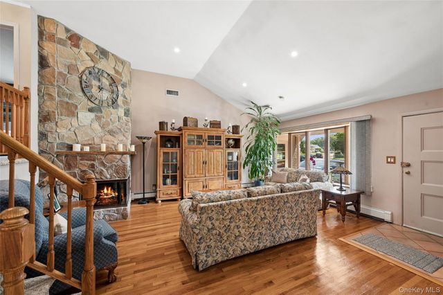 318 Lakeshore Boulevard, Massapequa Park, NY 11762