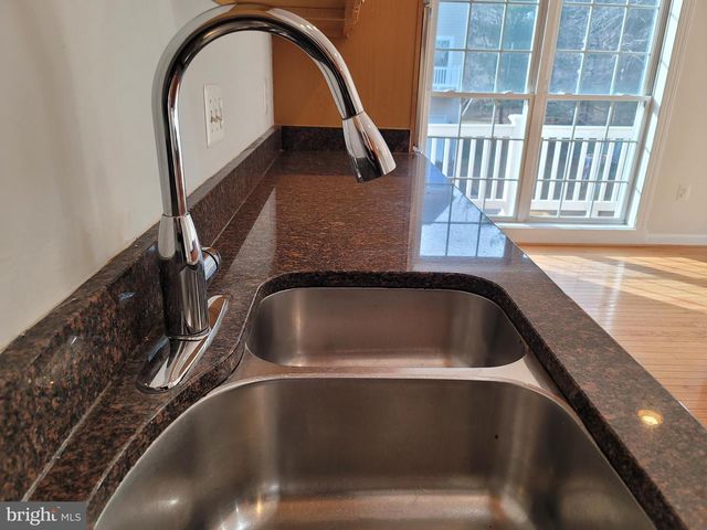 13660 LAVENDER MIST LN, Centreville, VA 20120