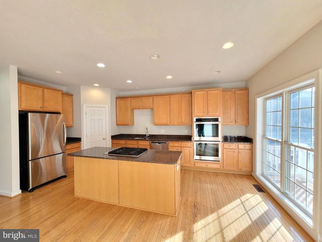 13660 LAVENDER MIST LN, Centreville, VA 20120