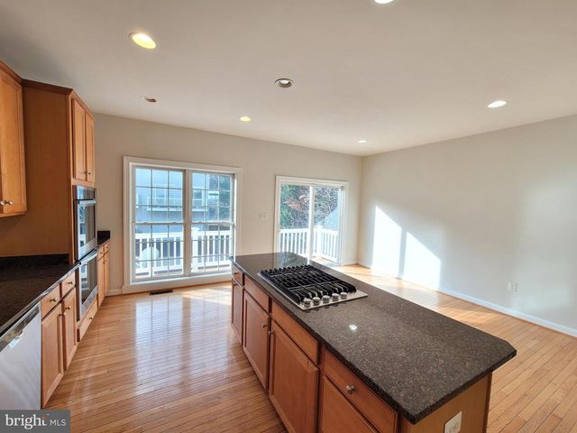 13660 LAVENDER MIST LN, Centreville, VA 20120