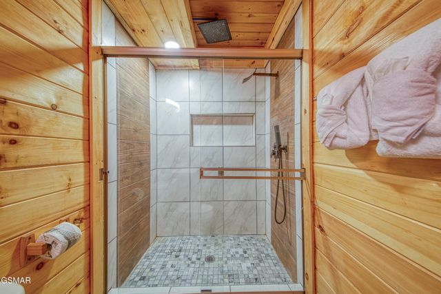 3079 Walden Ridge Road, Sevierville, TN 37862