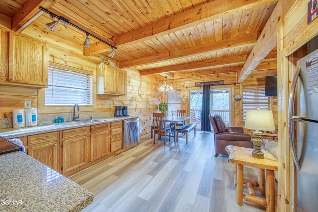 3079 Walden Ridge Road, Sevierville, TN 37862