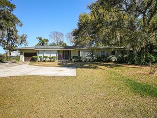 975 FAIRVIEW AVENUE, Mount Dora, FL 32757