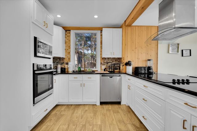 49 N Lake Avenue, Fox Lake, IL 60020