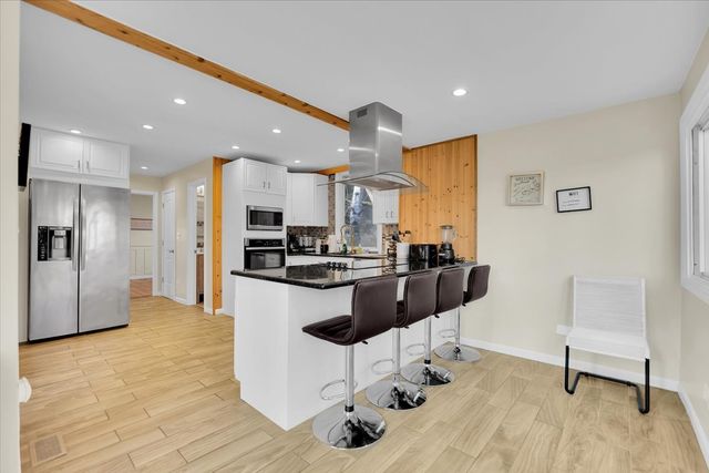 49 N Lake Avenue, Fox Lake, IL 60020