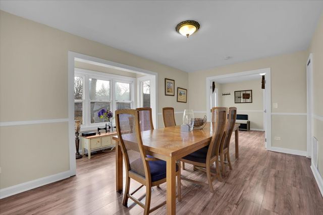 49 N Lake Avenue, Fox Lake, IL 60020