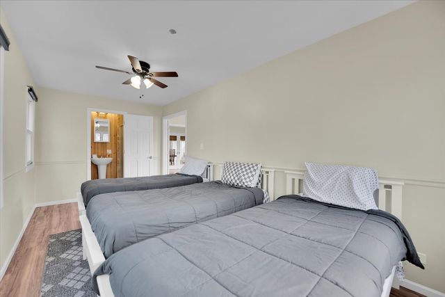 49 N Lake Avenue, Fox Lake, IL 60020