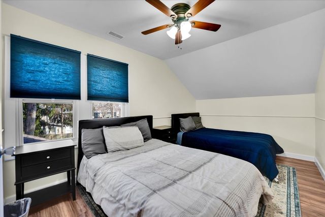 49 N Lake Avenue, Fox Lake, IL 60020