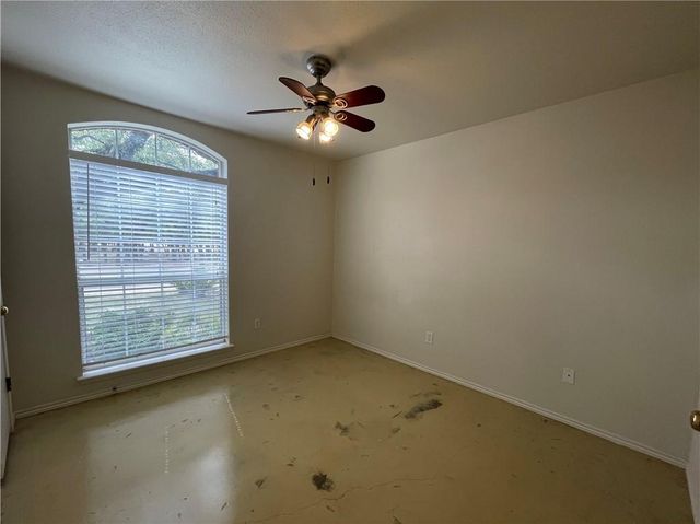 404 N Rainbow Bridge DR, Cedar Park, TX 78613