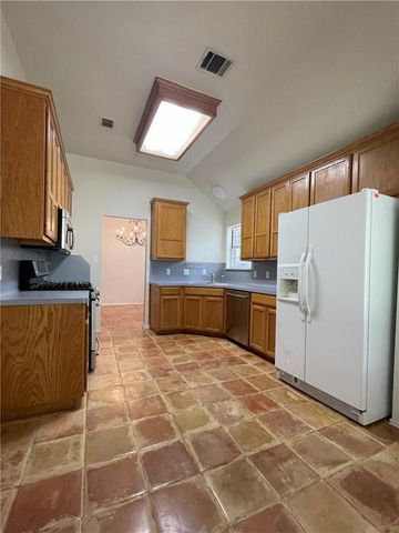 404 N Rainbow Bridge DR, Cedar Park, TX 78613