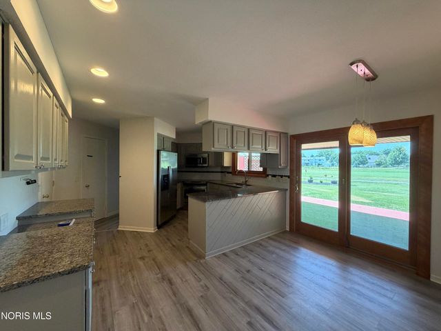 2956 W Byrnwyck Road, Maumee, OH 43537