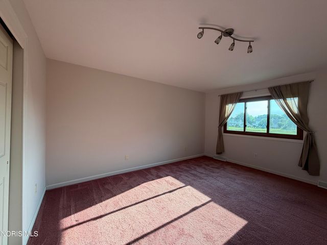2956 W Byrnwyck Road, Maumee, OH 43537