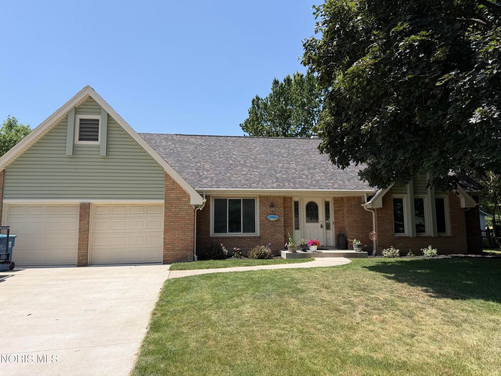 2956 W Byrnwyck Road, Maumee, OH 43537