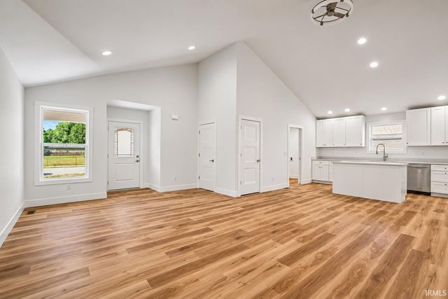 1513 E Borley Avenue, Mishawaka, IN 46545