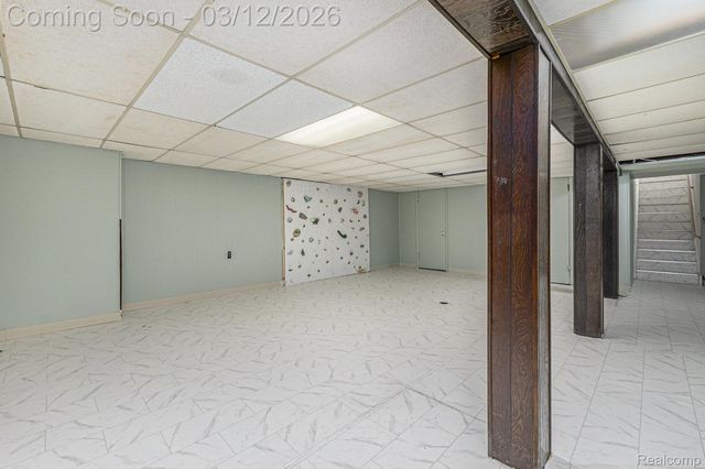 2338 Walter Avenue, Warren, MI 48092