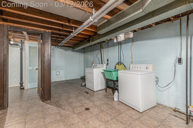 2338 Walter Avenue, Warren, MI 48092