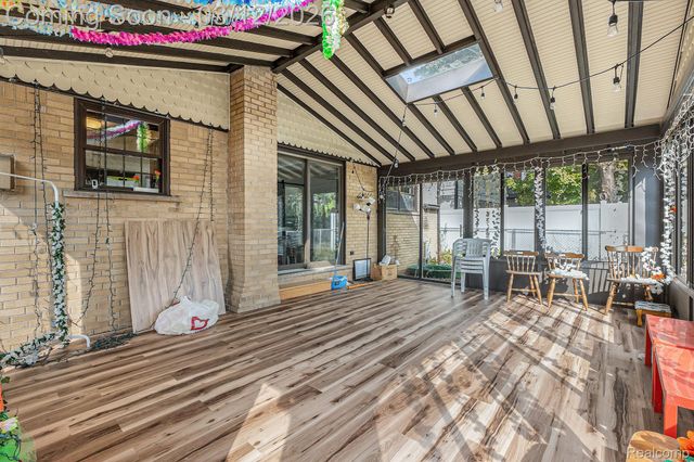 2338 Walter Avenue, Warren, MI 48092