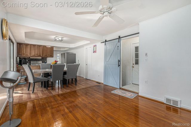 2338 Walter Avenue, Warren, MI 48092