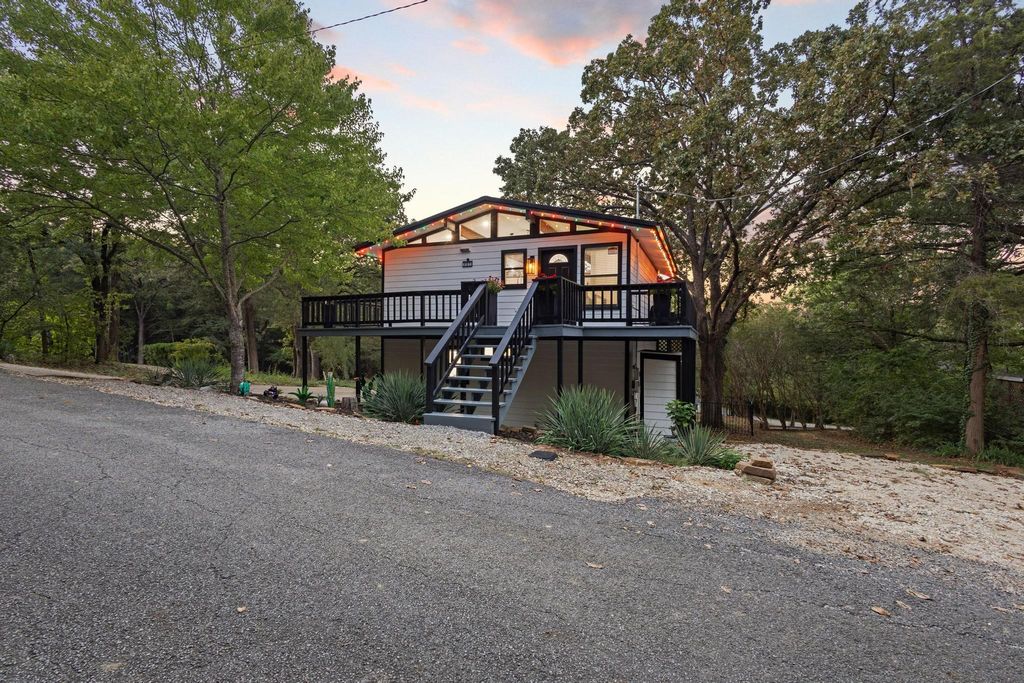 207 Wales Drive, Pottsboro, TX 75076
