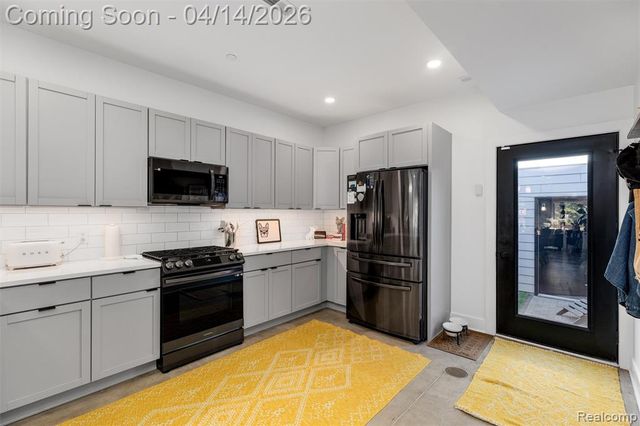 2736 Harrison Street, Detroit, MI 48216