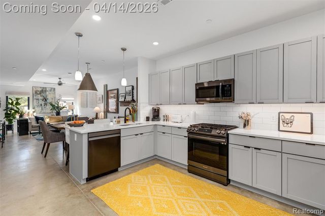 2736 Harrison Street, Detroit, MI 48216