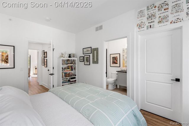 2736 Harrison Street, Detroit, MI 48216