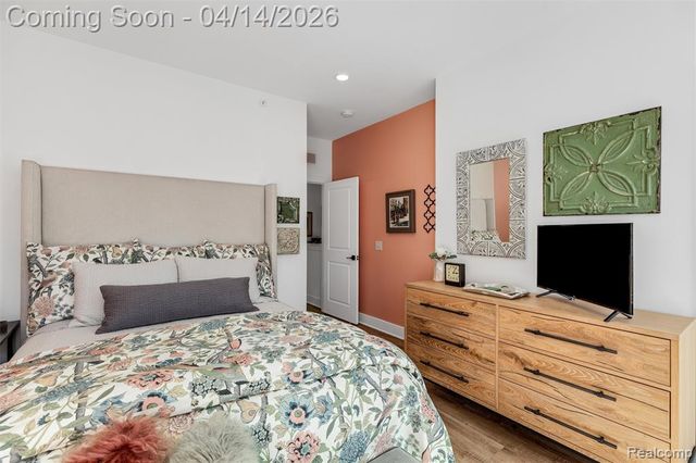 2736 Harrison Street, Detroit, MI 48216