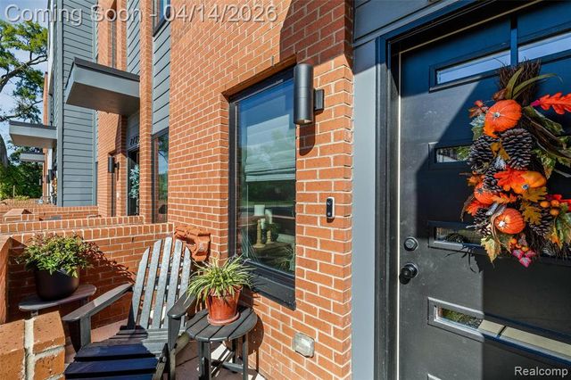 2736 Harrison Street, Detroit, MI 48216