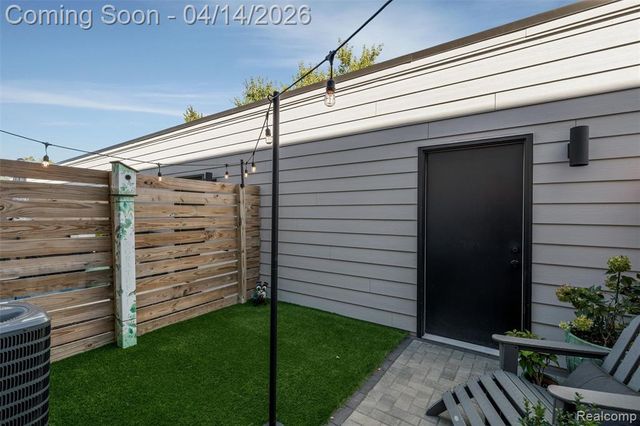 2736 Harrison Street, Detroit, MI 48216