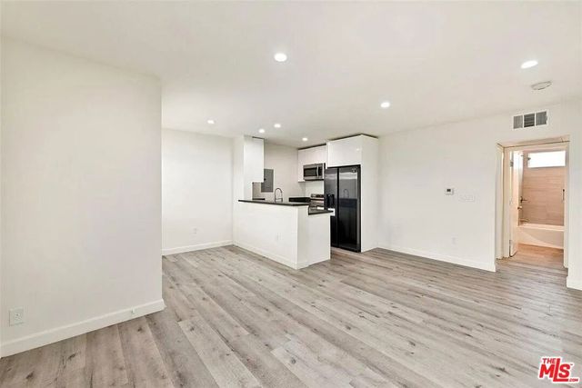 5529 Bonner Avenue 2, North Hollywood, CA 91601