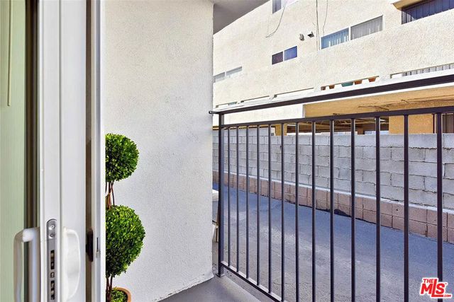 5529 Bonner Avenue 2, North Hollywood, CA 91601