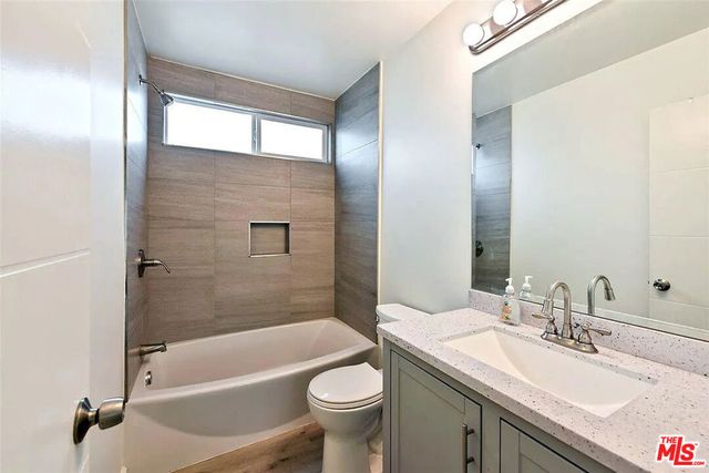 5529 Bonner Avenue 2, North Hollywood, CA 91601