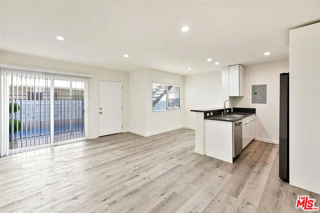 5529 Bonner Avenue 2, North Hollywood, CA 91601