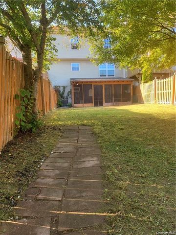 4 Marian Court, Warwick, NY 10990