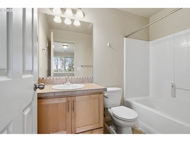 10525 Ne CEDAR FALLS Loop, Hillsboro, OR 97006