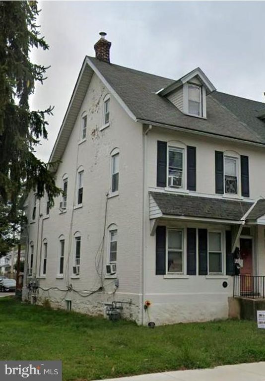 233 E MAIN ST, LANSDALE, PA 19446 — exterior