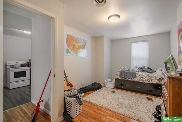 2416 S 16th Street, Omaha, NE 68108