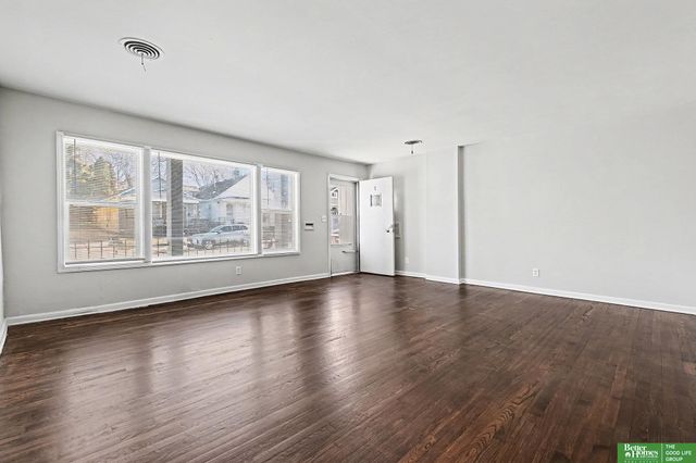 2416 S 16th Street, Omaha, NE 68108