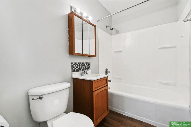 2416 S 16th Street, Omaha, NE 68108