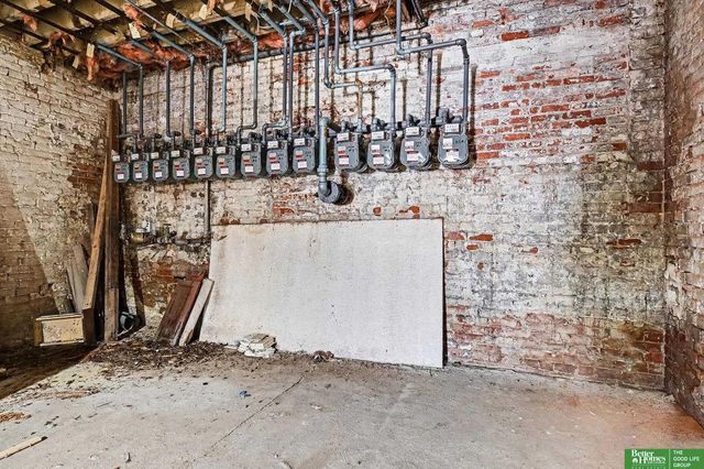 2416 S 16th Street, Omaha, NE 68108