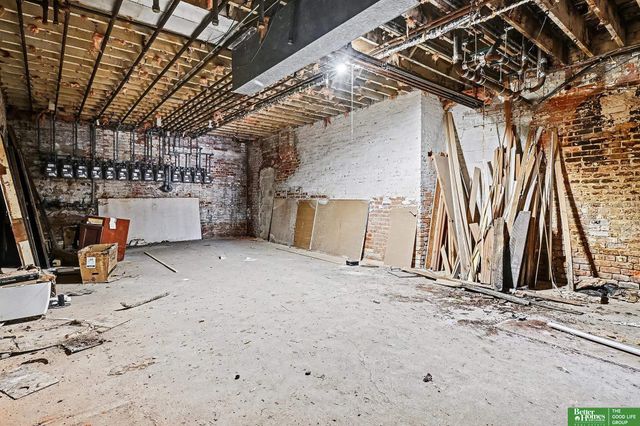 2416 S 16th Street, Omaha, NE 68108